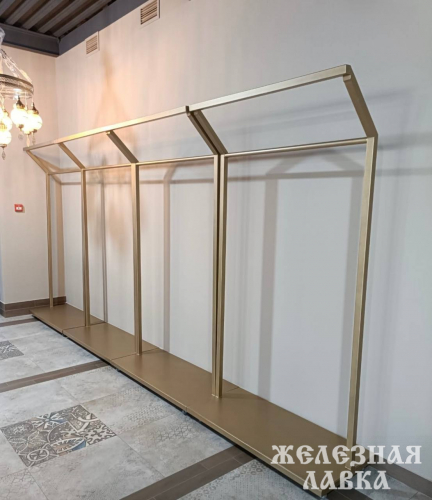 Изготовление и поставка напольных мобильных вешалок для ресторанов, кафе, баров